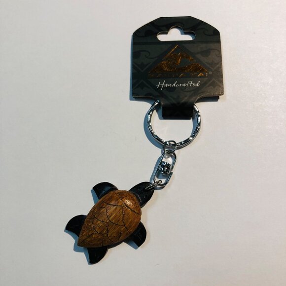 Wood Sea Turtle Keychain Handcrafted Mauna Kai Island Heritage Hawaiian KeyRing - Picture 1 of 2